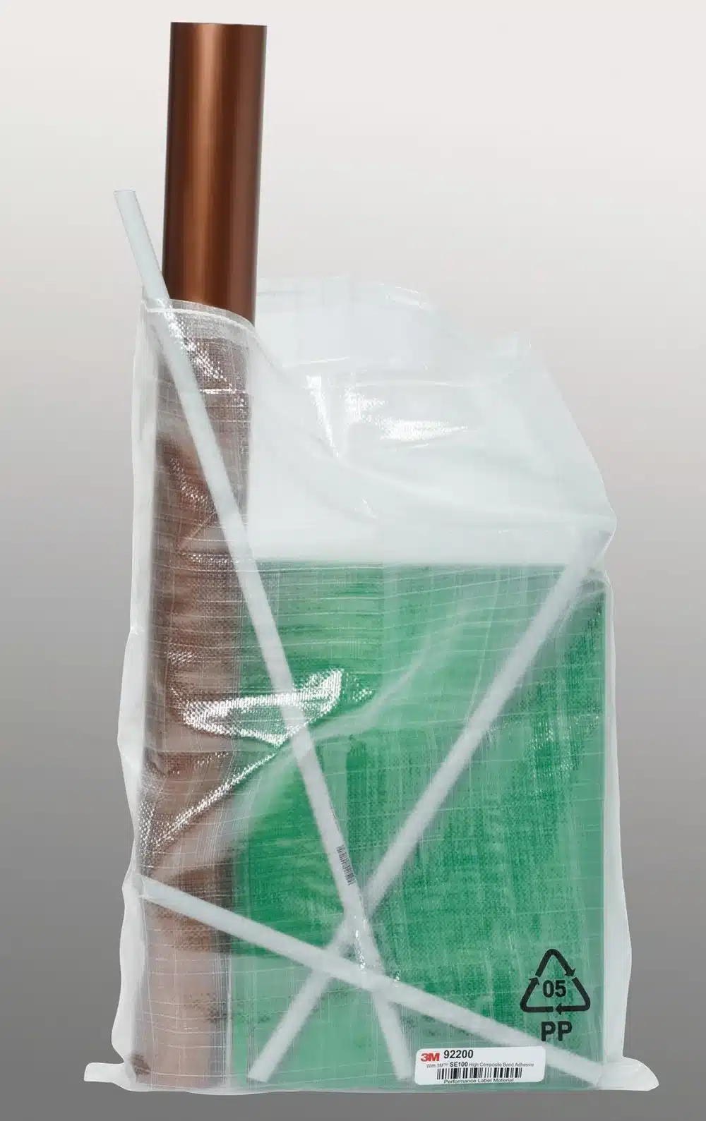 Étiquette 3M 92200 à adhésif SE100 sur un sac en polypropylène tissé