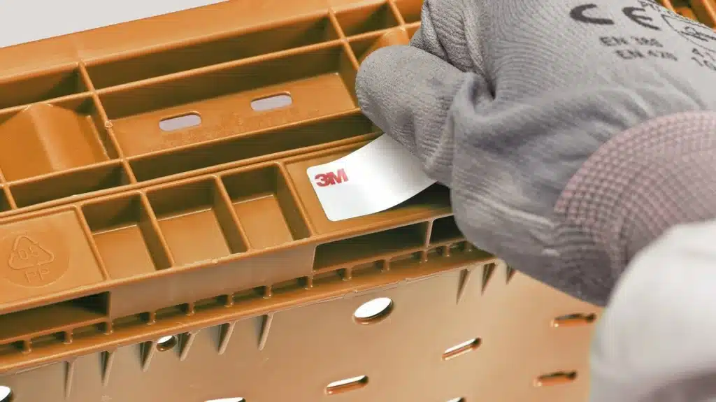 Quel adhésif pour quelle surface ? Tout se joue sur l'énergie de surface