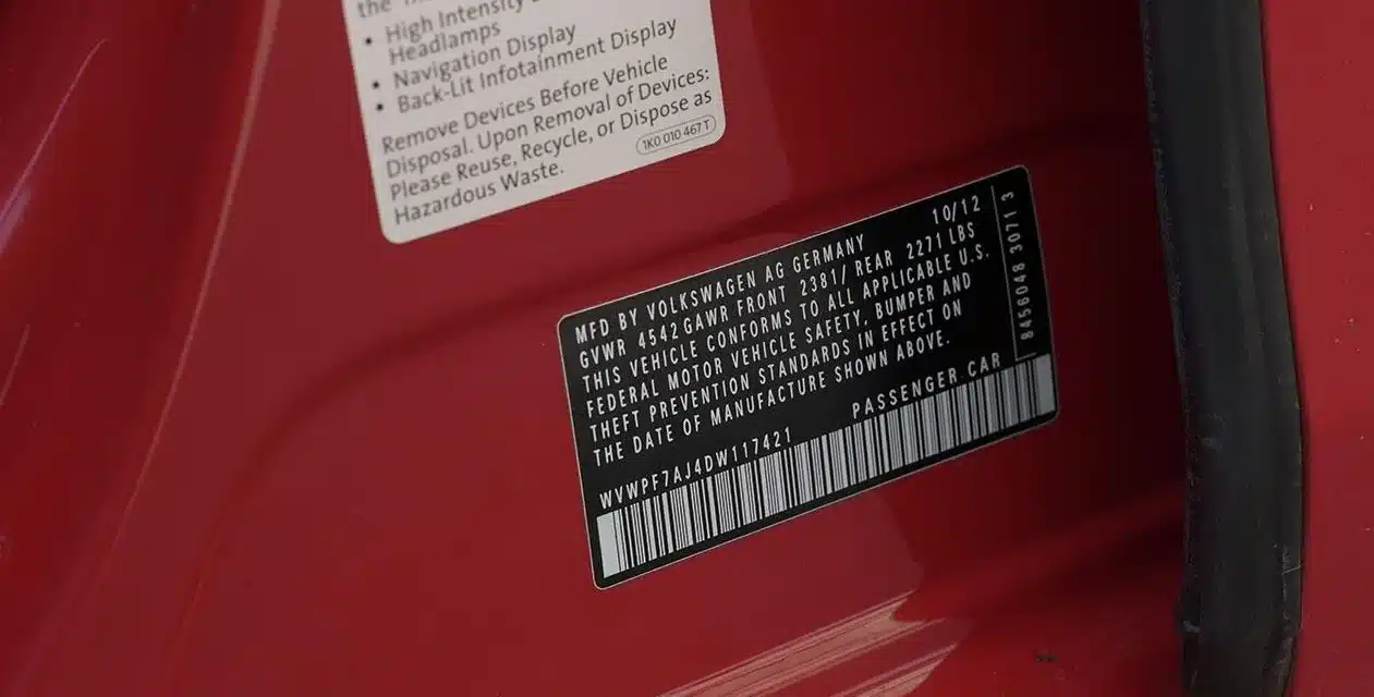 Étiquettes inviolables, VOID et gravure laser : protéger vos produits contre la fraude
