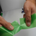 Se découpe très facilement à la main